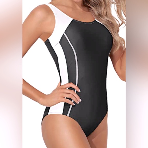 Swimsuit - Picture 3 of 4